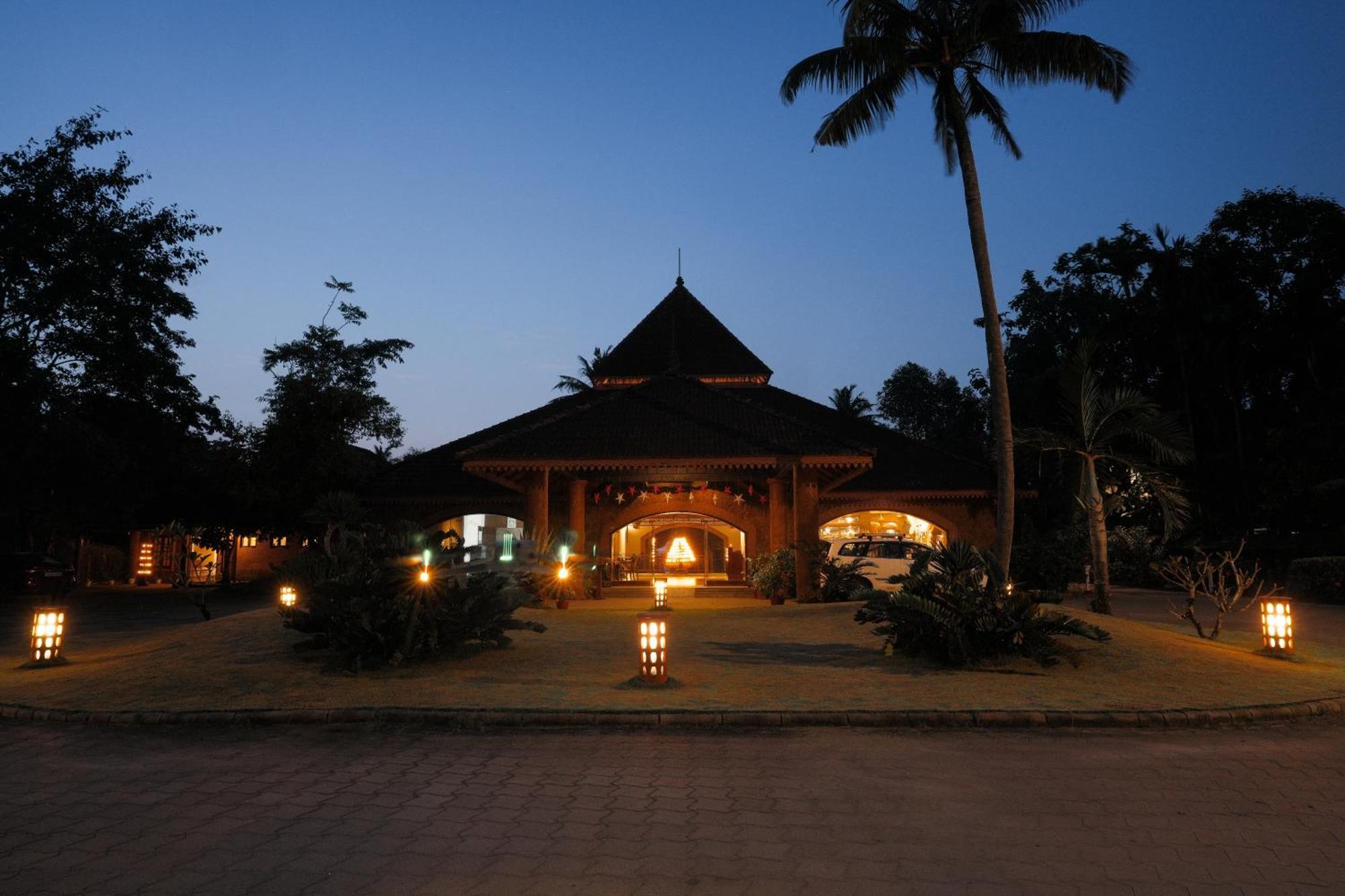 Lakesong Resort Кумараком Экстерьер фото