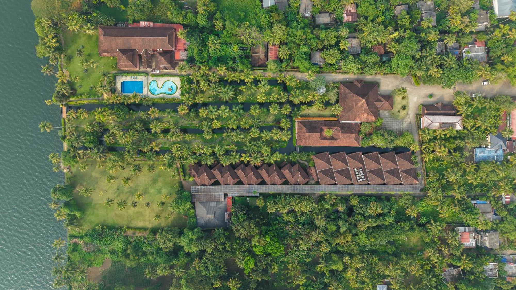 Lakesong Resort Кумараком Экстерьер фото