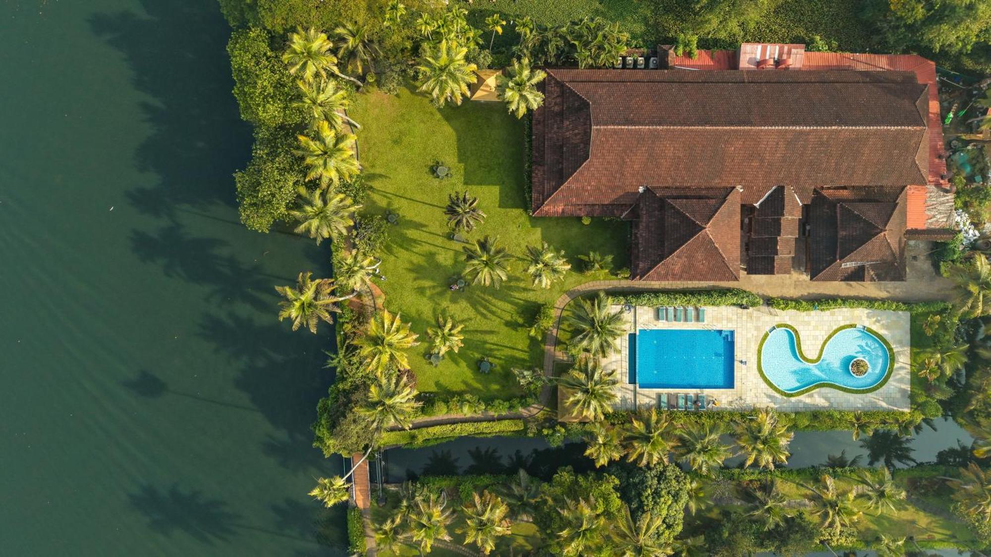 Lakesong Resort Кумараком Экстерьер фото