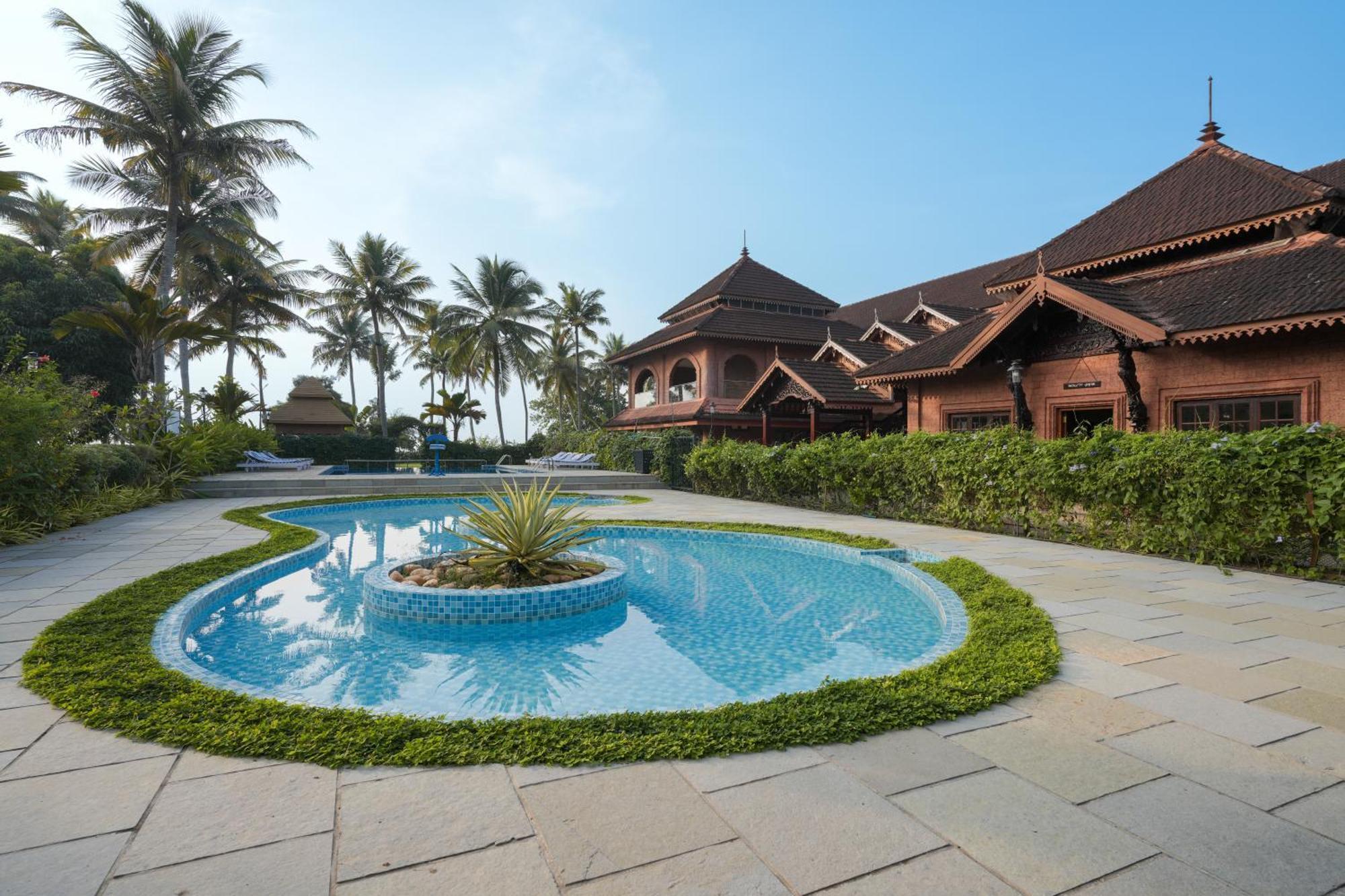 Lakesong Resort Кумараком Экстерьер фото